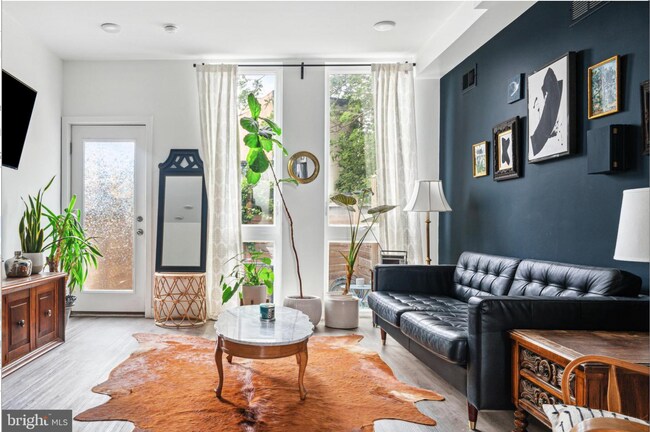 Photo - 435 W Berks St Apartment