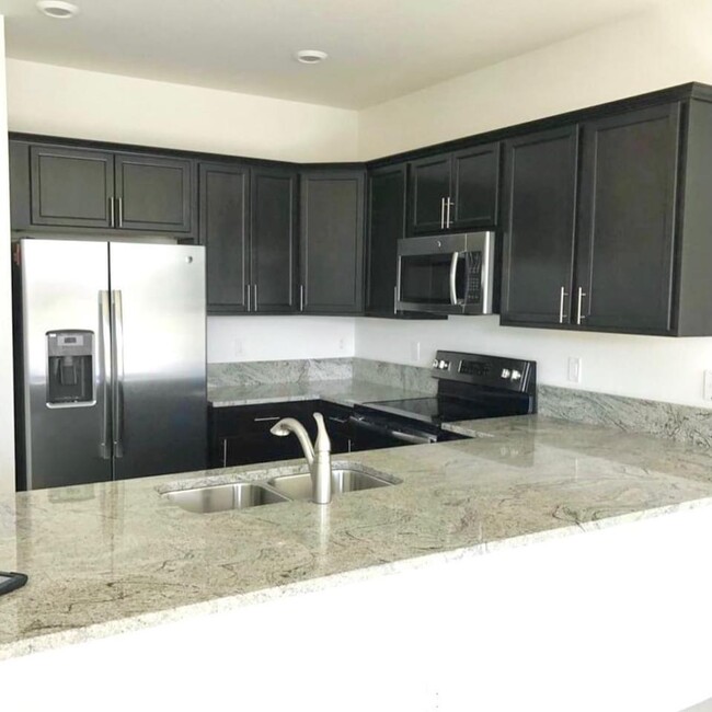 Building Photo - 4320 Maybelle Ln