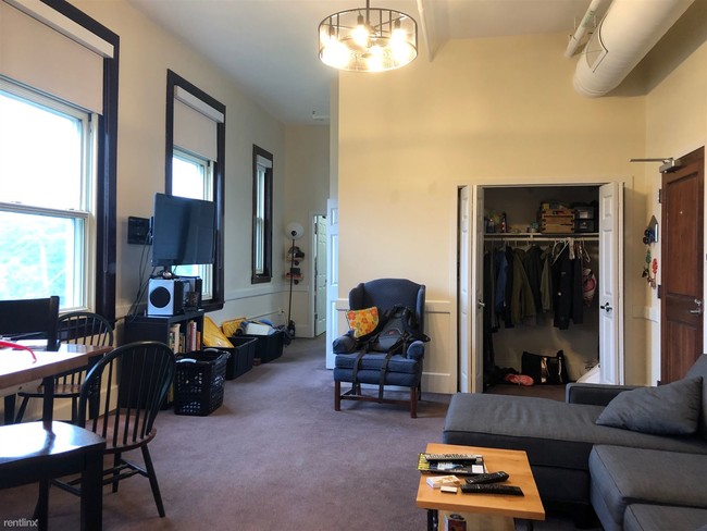 Building Photo - 1 br, 1 bath  - 948 Main St Unit 303
