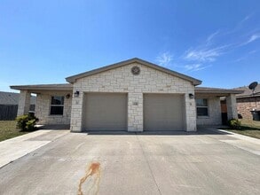 Building Photo - 108 Lowes Blvd
