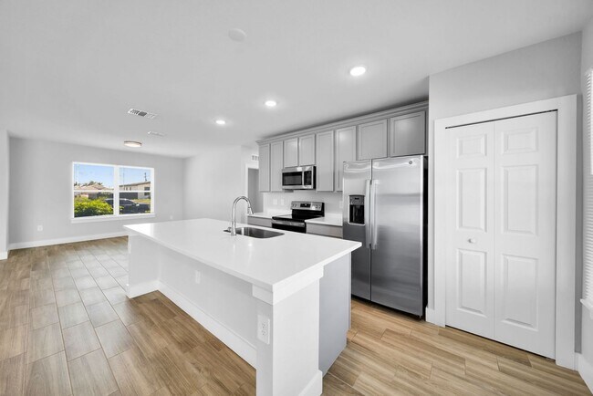 Foto del edificio - SINGLE FAMILY HOUSE AVAILABLE FOR RENT NOW!!!! Zip code 33993