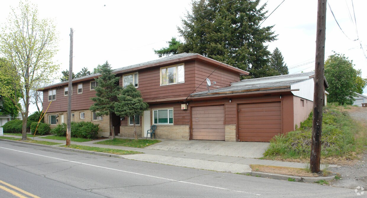 Primary Photo - 733 W Augusta Ave