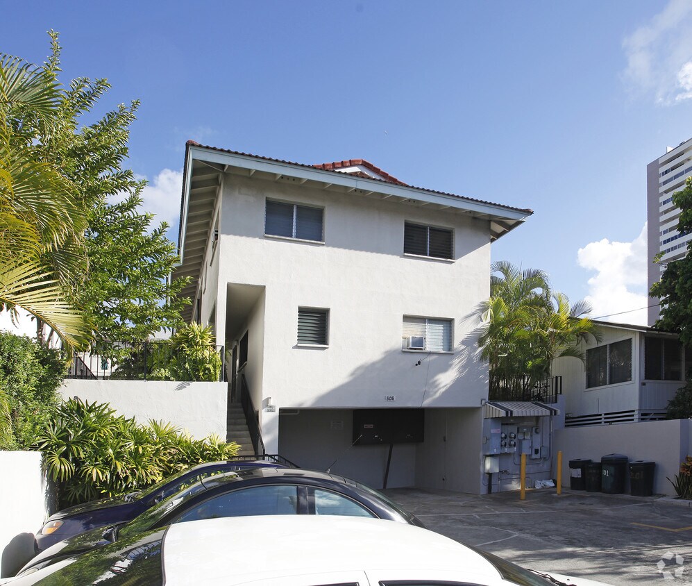 Building Photo - 808 Lunalilo St