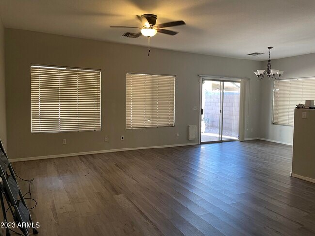 Foto del edificio - 6293 S Kimberlee Way