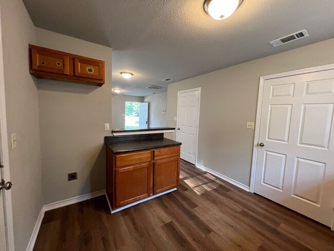 Building Photo - Cute 2 Bed / 1 bath home in Beaumont! Move...