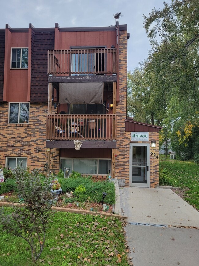 Entrada segura - Parkwood Apartments