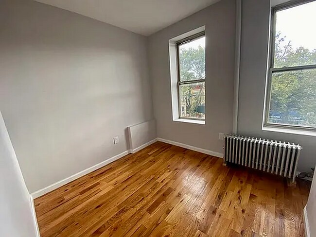 Building Photo - 451 Irving Ave