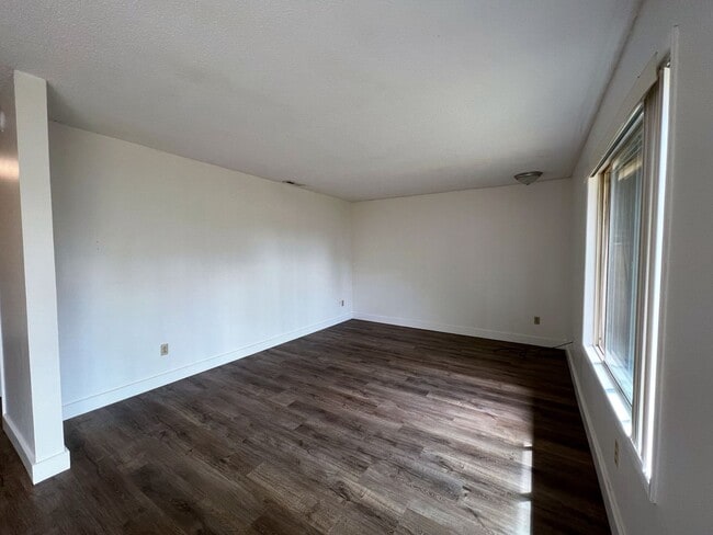 Building Photo - SFH 119 - Francis Duplex