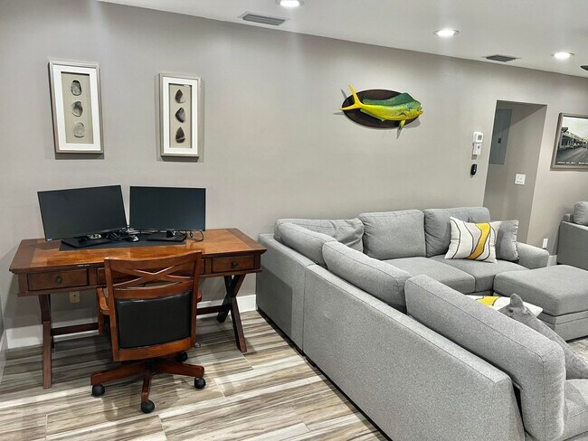Foto del edificio - 60 Pelican Pointe Dr
