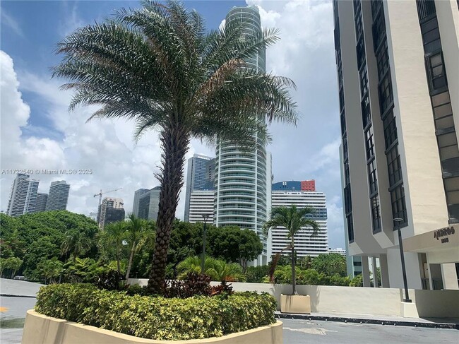 Foto del edificio - 1901 Brickell Ave