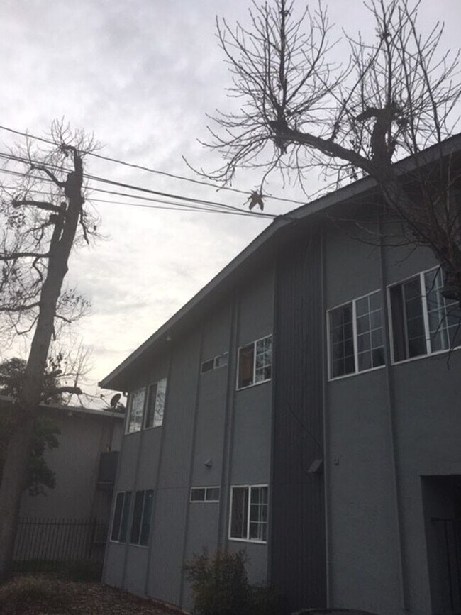 Foto del edificio - 1125 Lacey Ln