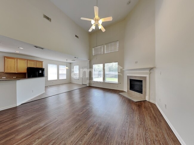 Building Photo - 2610 Dawn River Ln