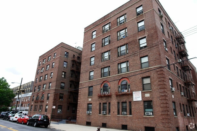 Building Photo - 3338 Parsons Blvd