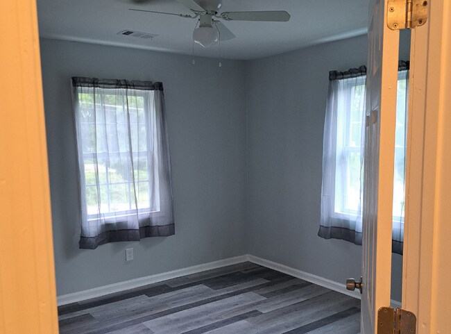 Foto del edificio - 3433 Sandra Fay Dr