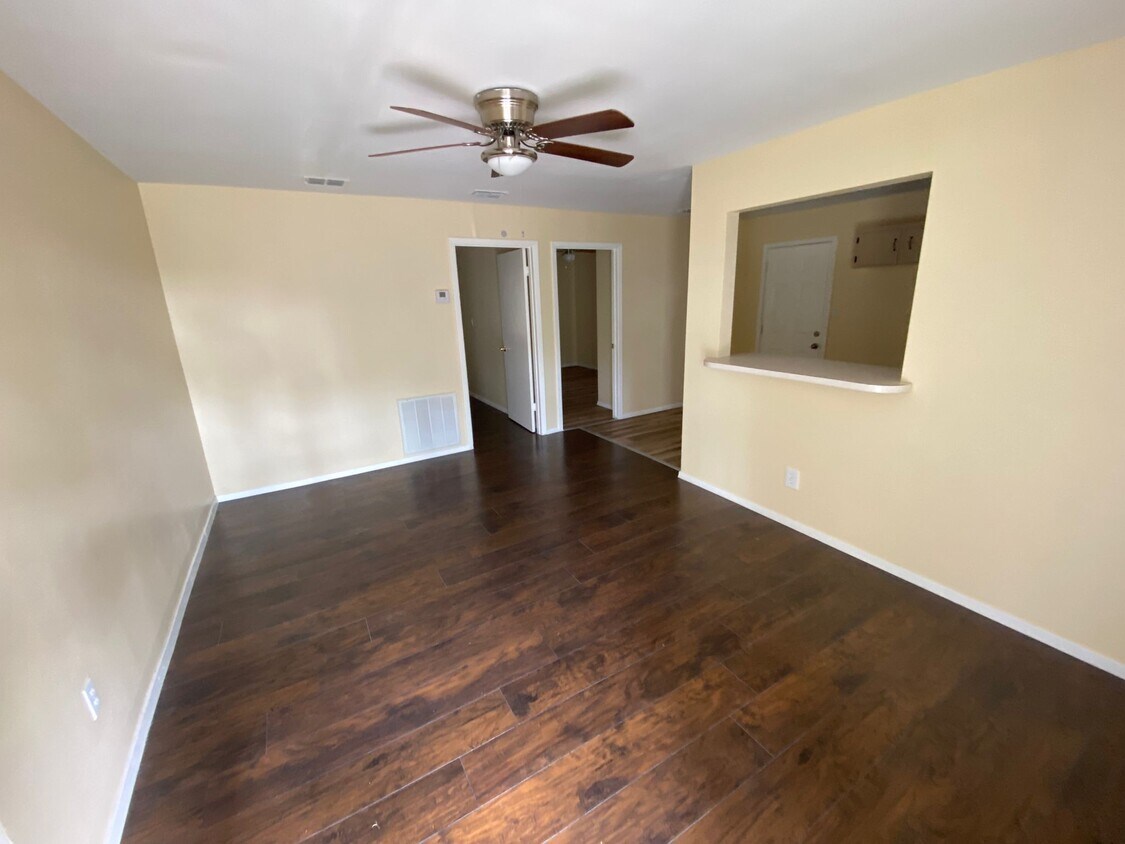 406 W 8th St Unit 2, La Feria, TX 78559 Apartments in La Feria, TX