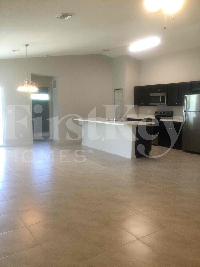 Foto del edificio - 1351 SW Amboy Ave