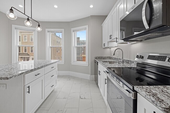 Foto del edificio - 921-923-923 E Broadway