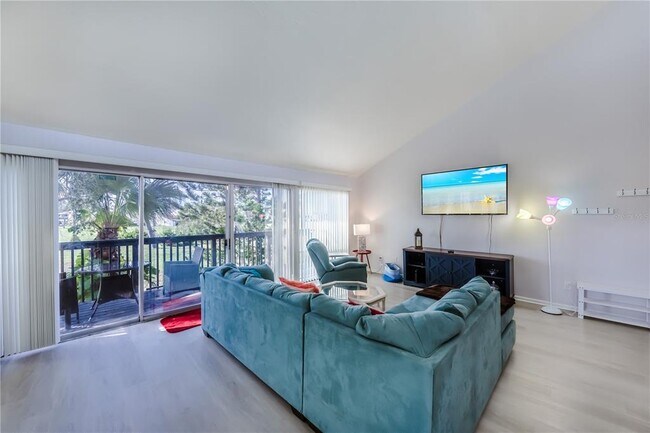 Foto del edificio - 722 White Pine Tree Rd