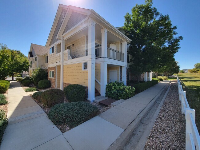 Building Photo - 4675 Hahns Peak Dr
