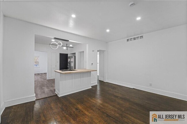 Building Photo - 29 Grant St