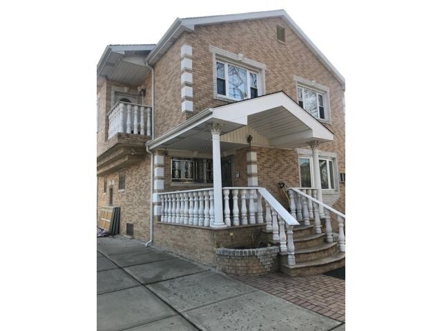 Primary Photo - 167-12 73rd Ave