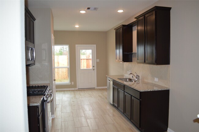 Foto del edificio - 3230 Harmony Creek Ln