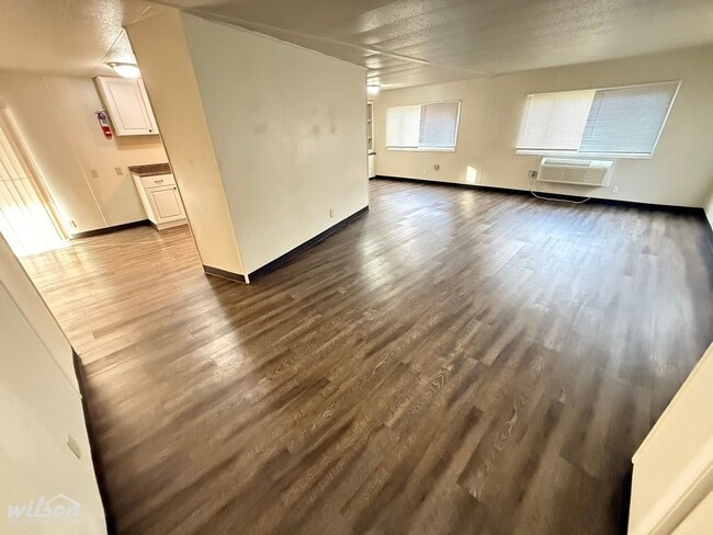 Foto del edificio - 3bd/2ba Home with a Large Yard - Near Randall Park!