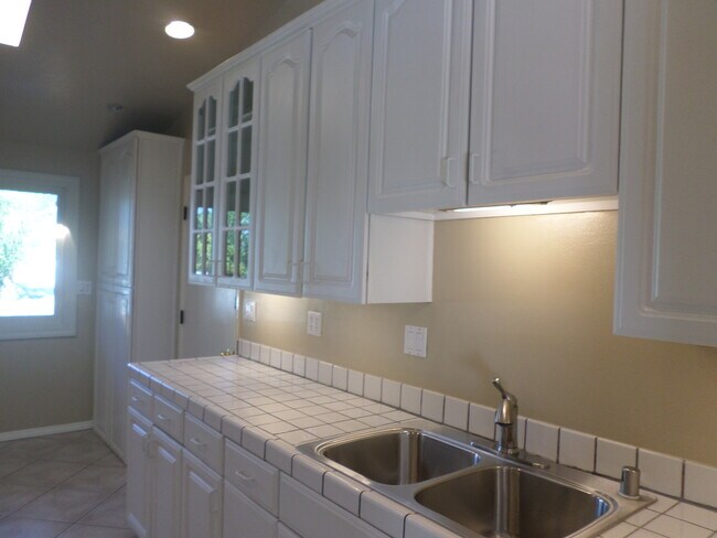 Foto del edificio - 3 bedroom Home in College Area Near SDSU!!