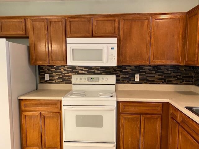 Foto del edificio - 2681 Fairmount Ln