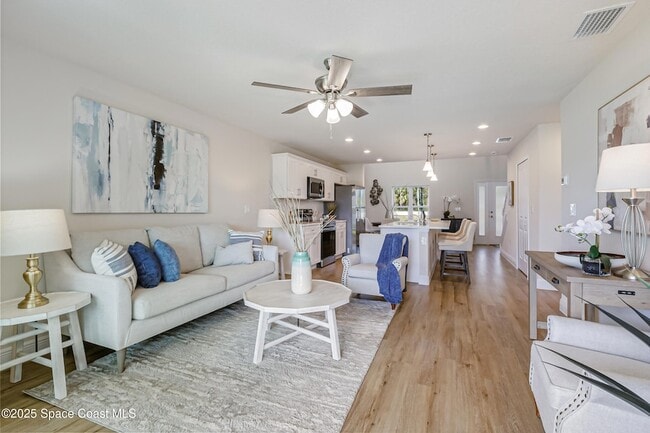 Foto del edificio - 167 Hidden Woods Pl