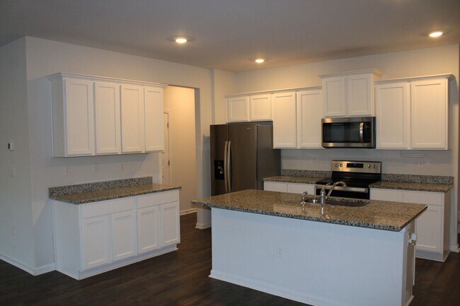 Foto del edificio - 3 Bedroom 2 .5 Bath Townhome Hephzibah!