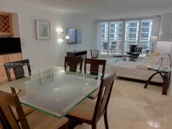 Foto del edificio - 1717 N Bayshore Dr
