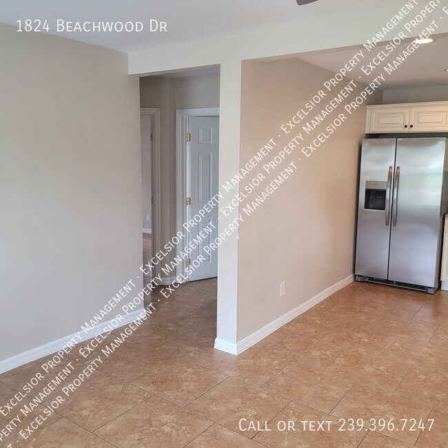 Building Photo - 1824 Beachwood Dr