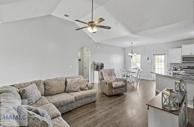 Foto del edificio - 56 Avondale Dr NE