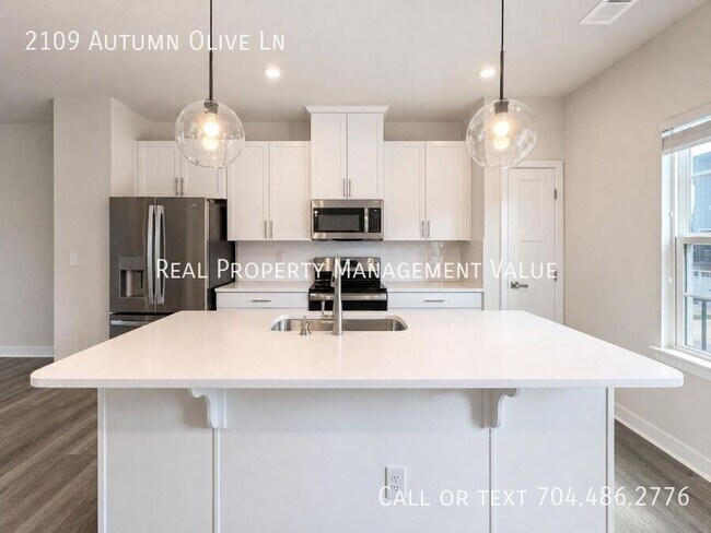 Foto del edificio - 2109 Autumn Olive Ln