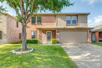 Building Photo - 2112 Royal Acres Trail