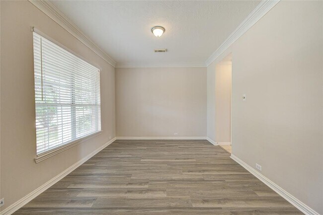 Foto del edificio - 7107 Thistlewood Park Ct