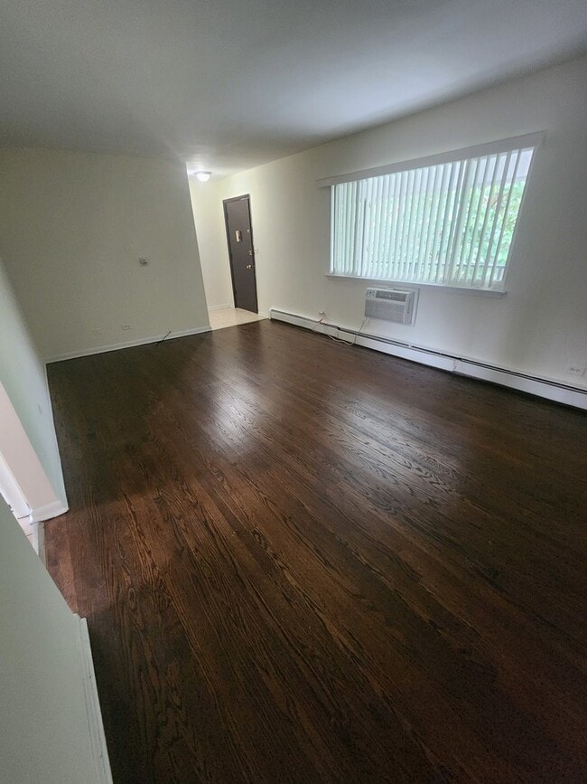 Foto del edificio - 7455 N Ridge Blvd