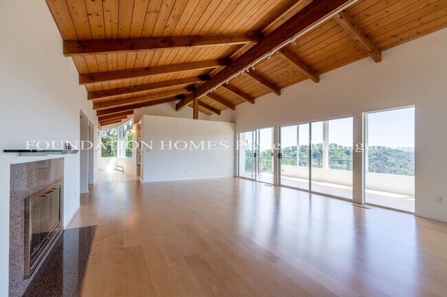 Building Photo - 5 br, 3.5 bath House - 41 Magdalena Ct.