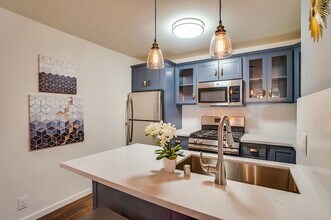 Building Photo - 4060 S Hoover St