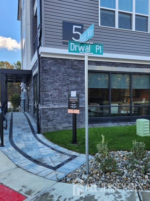 Building Photo - 5405 Drwal Pl