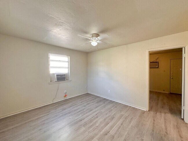Foto del edificio - 405 Robertson Ave