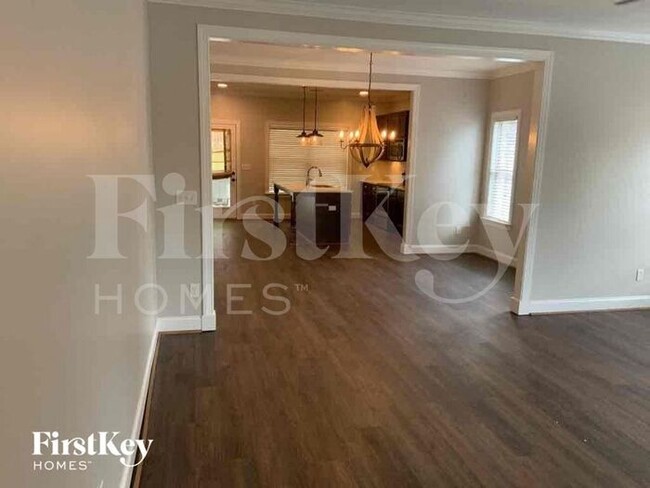 Building Photo - 321 Rock Dr