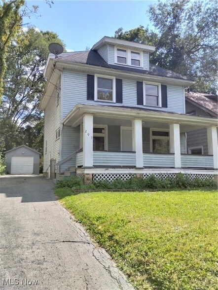 Foto principal - 207 E Lucius Ave