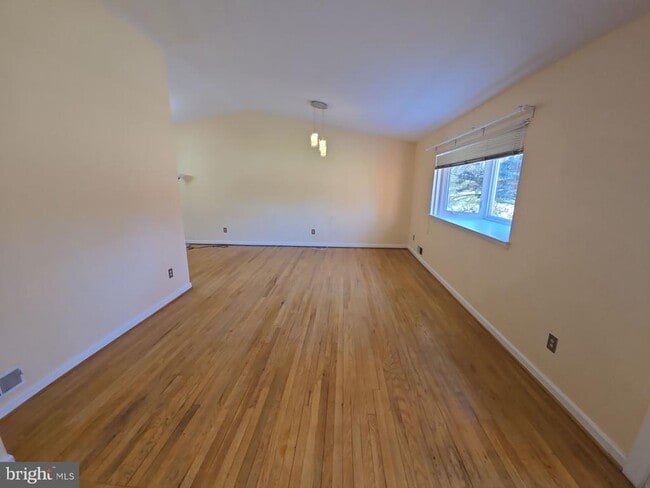Building Photo - 1615 Ladd St