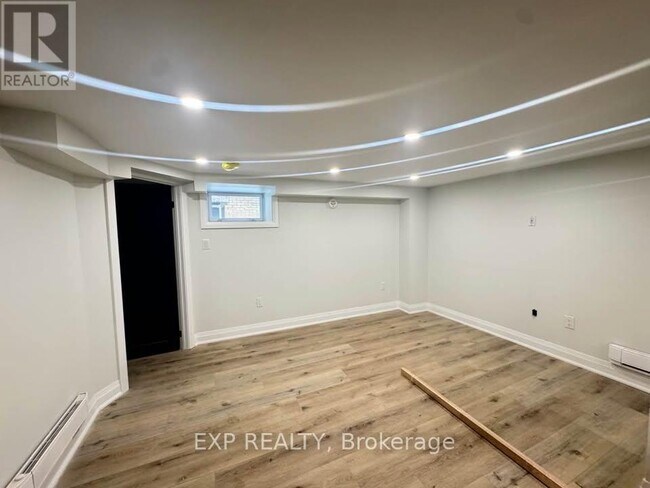 Photo du bâtiment - 952 Main St E