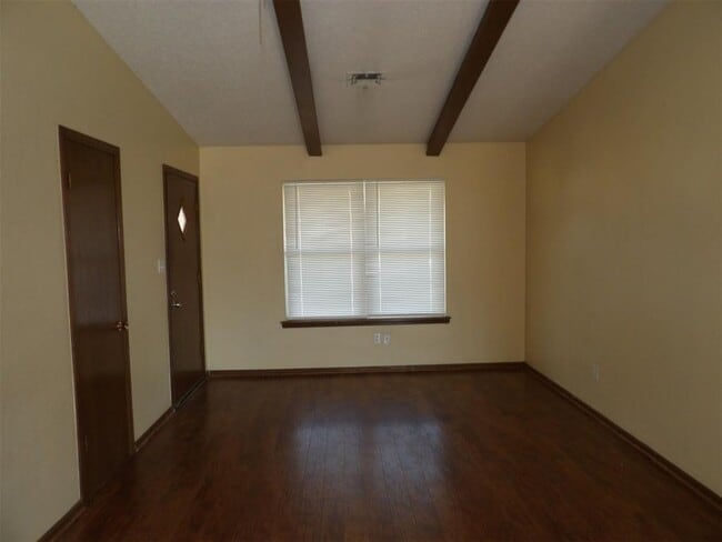 Building Photo - 510 NE 18th St