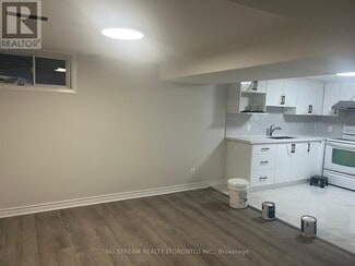Building Photo - 132 Heatherside Dr