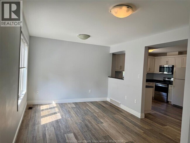 Building Photo - 204 Beechwood Dr