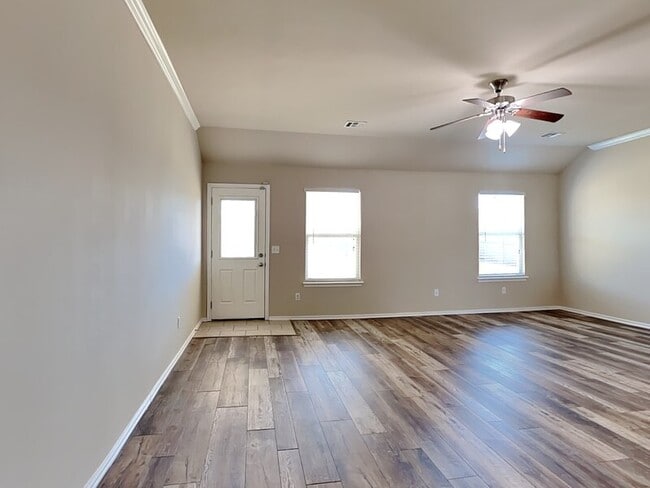 Building Photo - 2716 Demotte Dr